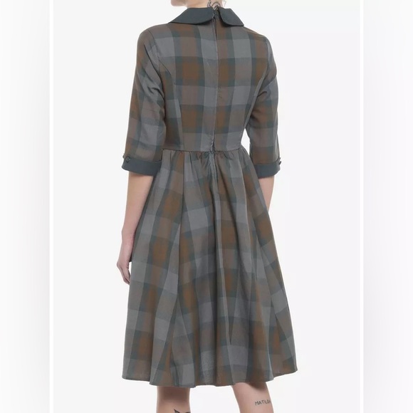 Her Universe Outlander Tartan Dress with Pockets! New with Tags! - Picture 4 of 4